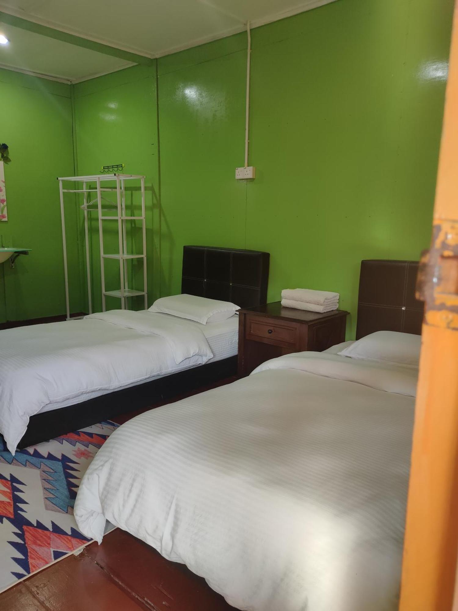 Taman Negara Rainbow Guest House Куала-Тахан Экстерьер фото